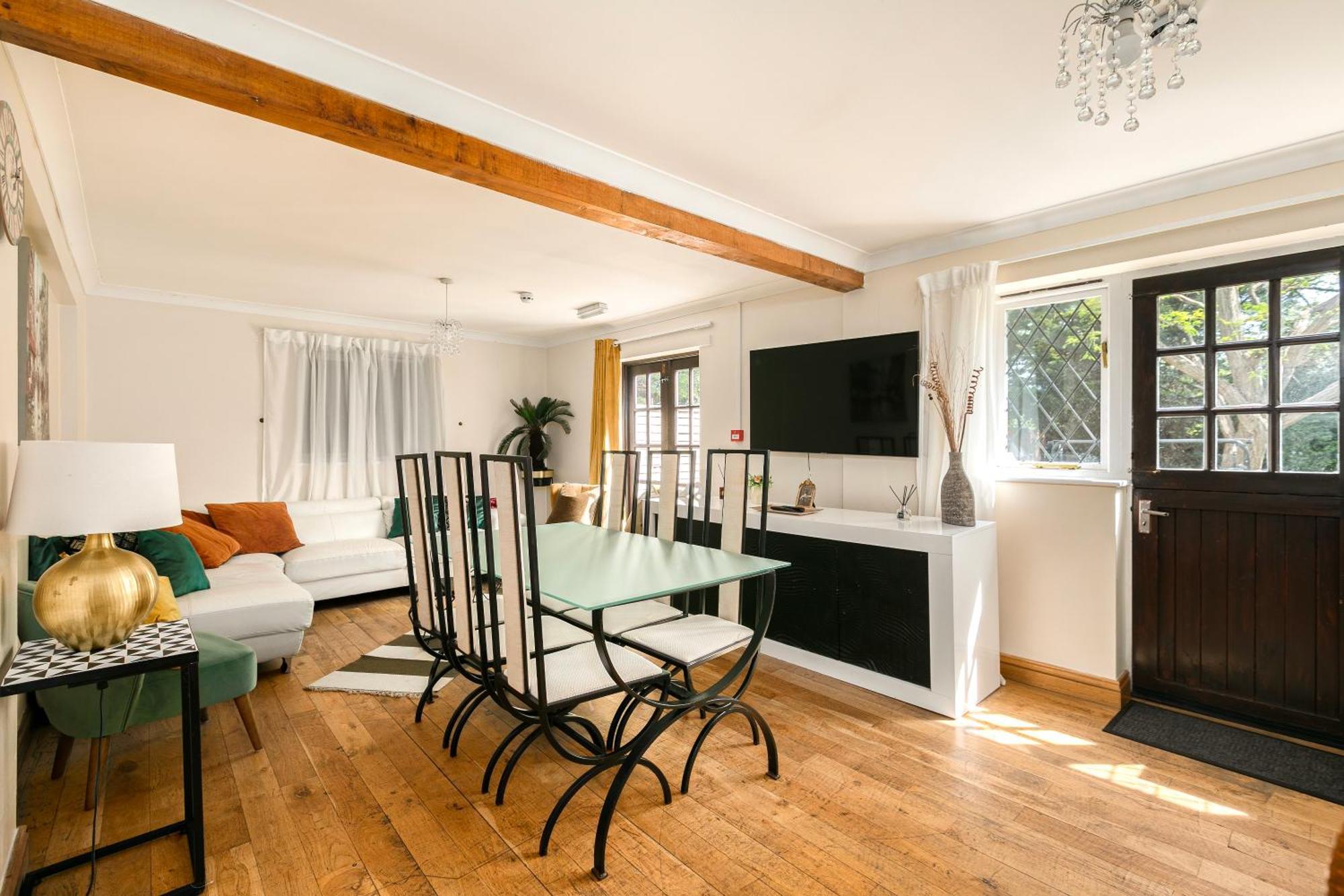 Rural Lodge Stay In Windsor! Hot Tub! Sleeps 20 เบรย์ ภายนอก รูปภาพ