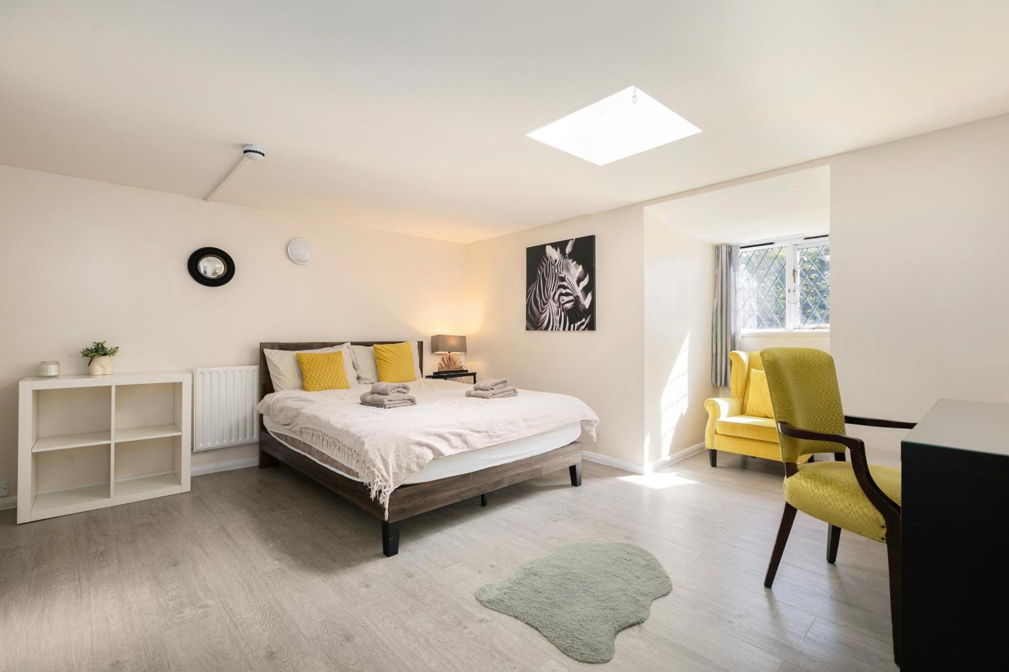 Rural Lodge Stay In Windsor! Hot Tub! Sleeps 20 เบรย์ ภายนอก รูปภาพ