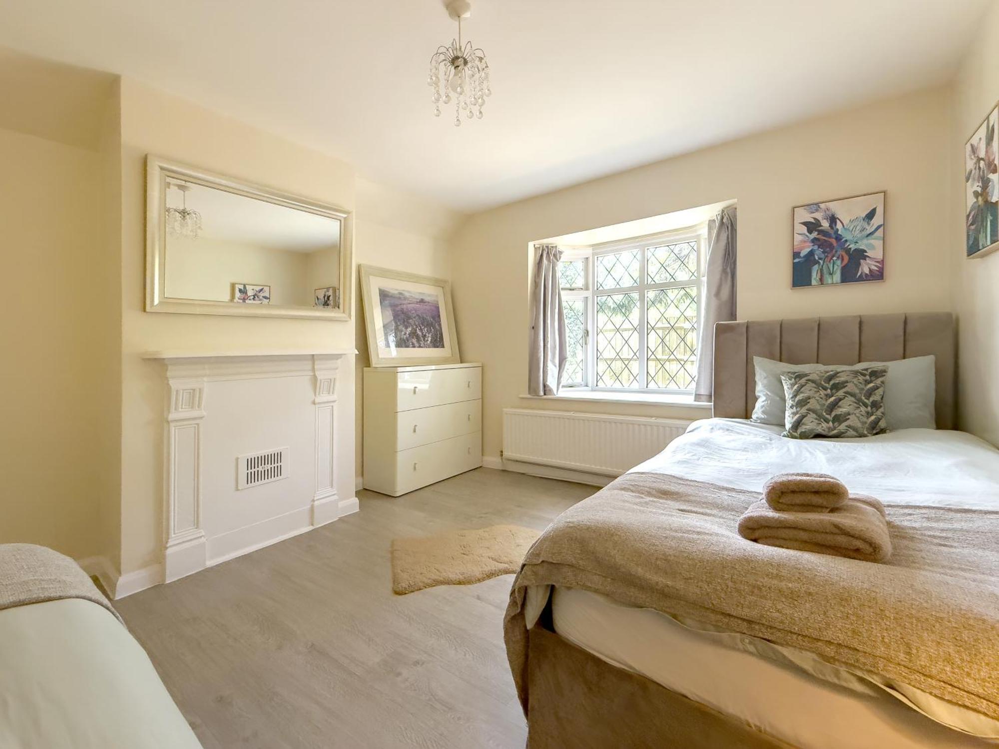 Rural Lodge Stay In Windsor! Hot Tub! Sleeps 20 เบรย์ ภายนอก รูปภาพ