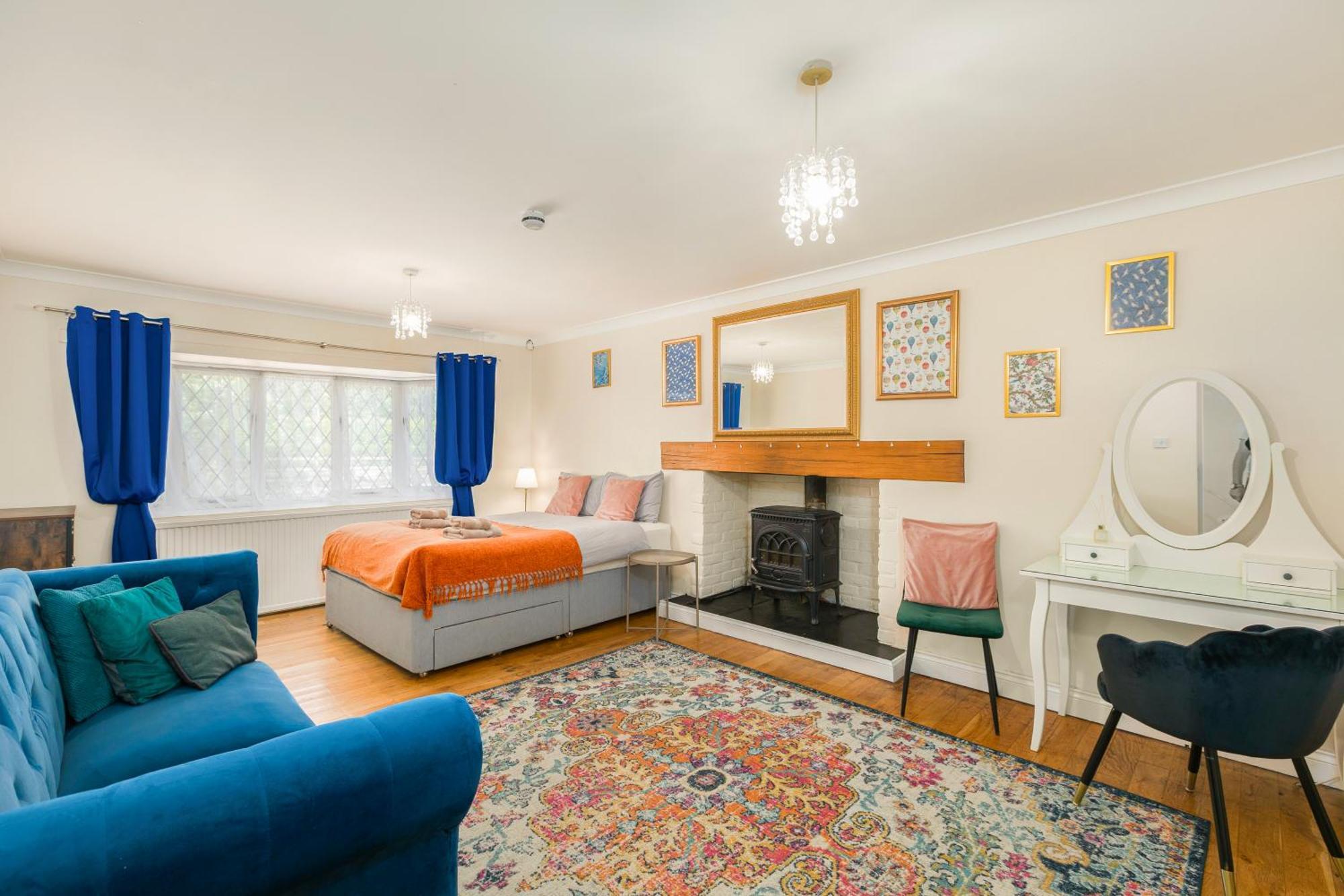 Rural Lodge Stay In Windsor! Hot Tub! Sleeps 20 เบรย์ ภายนอก รูปภาพ