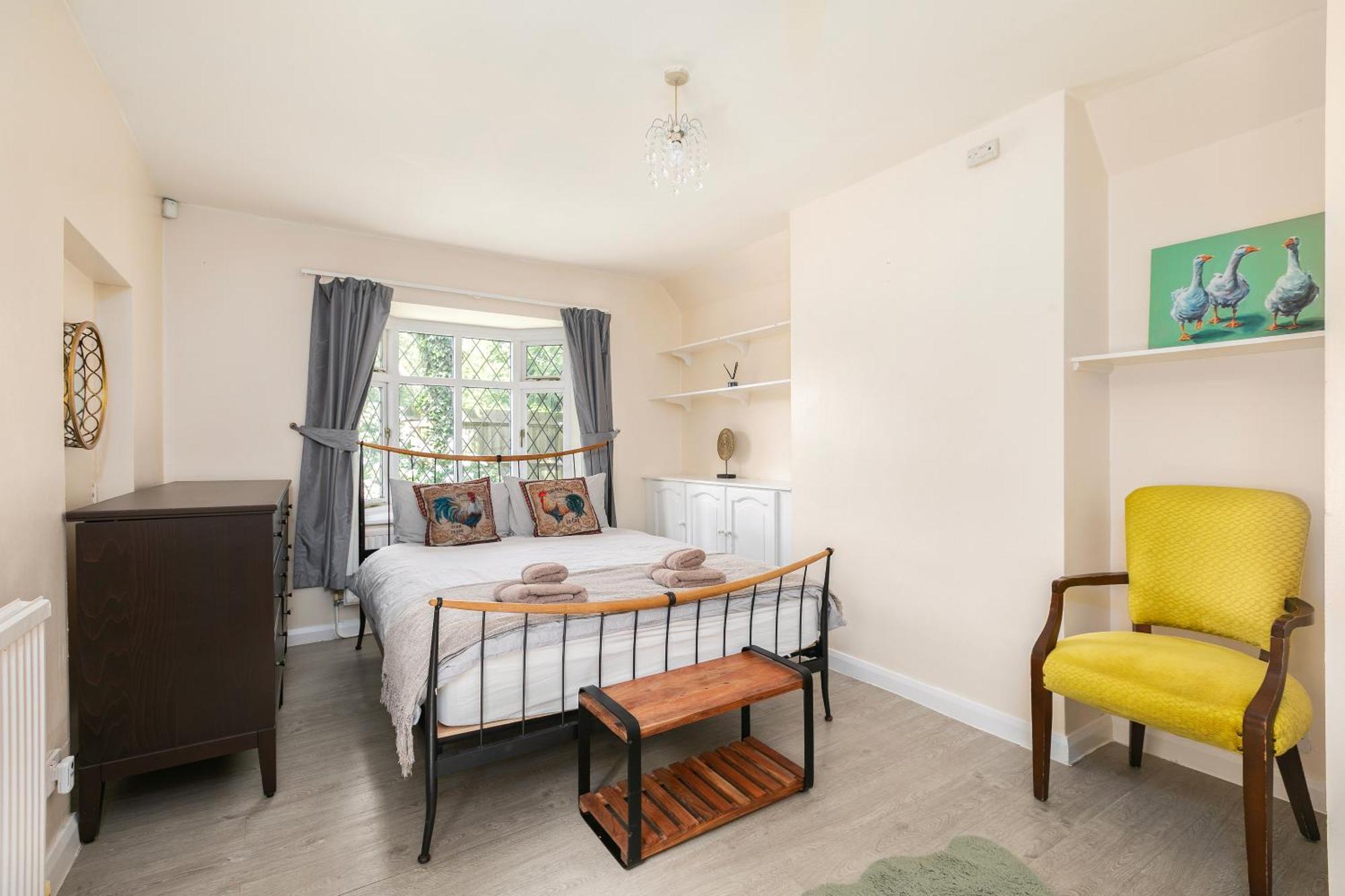 Rural Lodge Stay In Windsor! Hot Tub! Sleeps 20 เบรย์ ภายนอก รูปภาพ