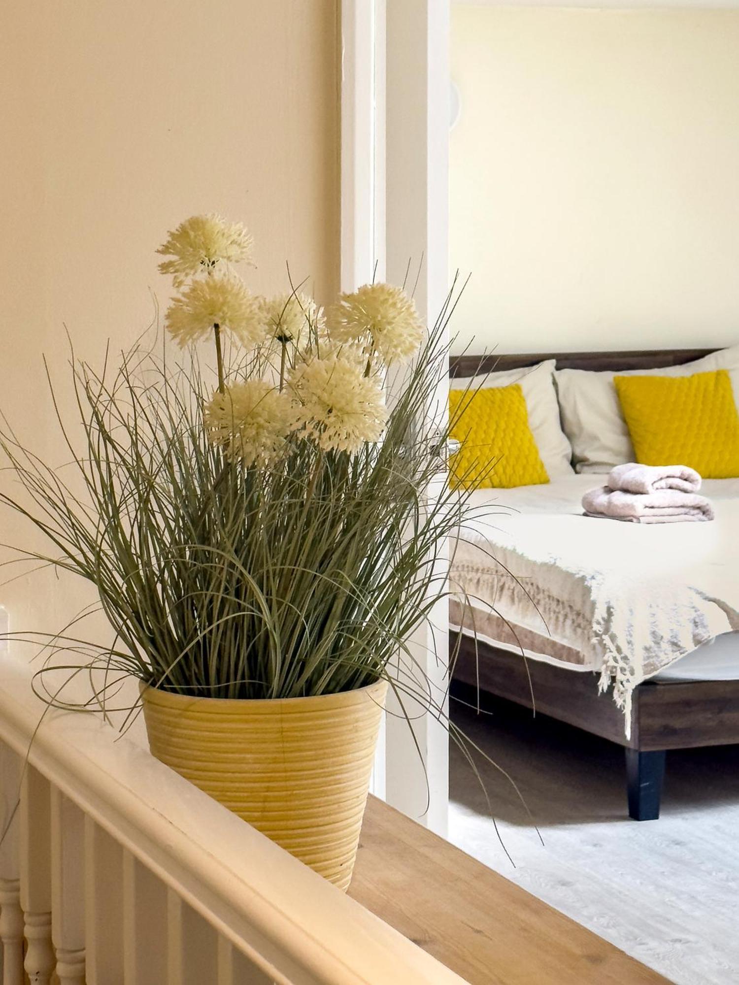 Rural Lodge Stay In Windsor! Hot Tub! Sleeps 20 เบรย์ ภายนอก รูปภาพ