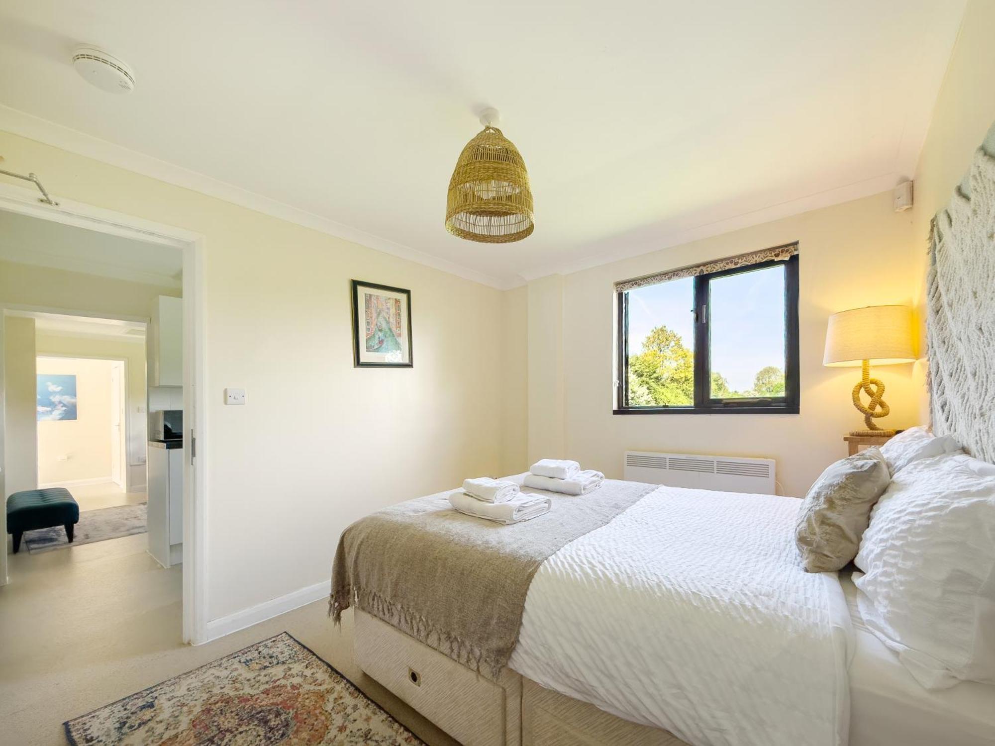 Rural Lodge Stay In Windsor! Hot Tub! Sleeps 20 เบรย์ ภายนอก รูปภาพ