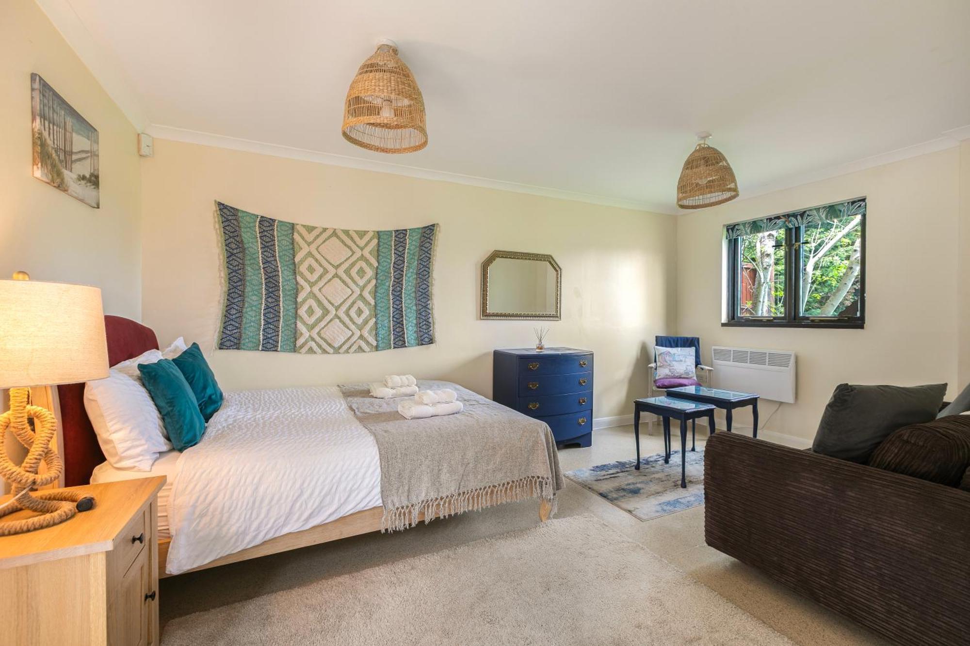 Rural Lodge Stay In Windsor! Hot Tub! Sleeps 20 เบรย์ ภายนอก รูปภาพ